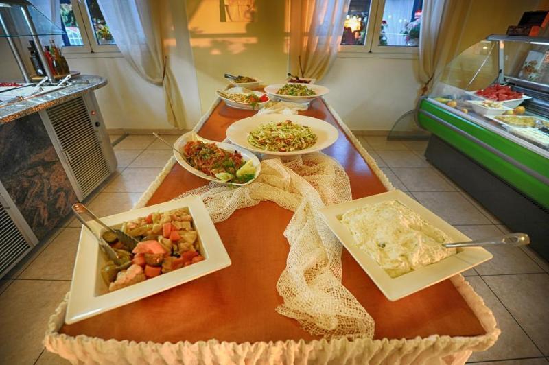 Fragiskos Hotel Матала Экстерьер фото